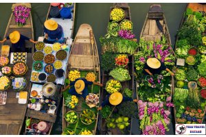 FLOATING MARKET